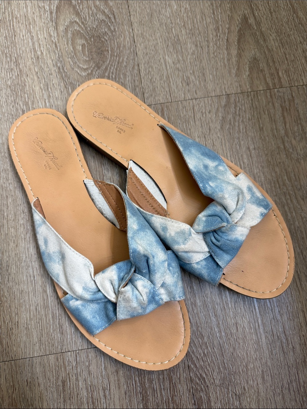 Universal Thread Blue Tie-Dye Knot Slide Sandals